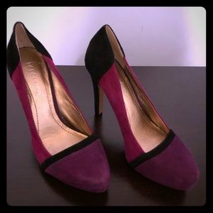 BCBG brand new multi color heels